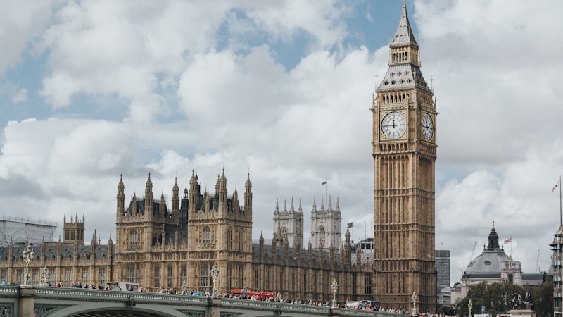 FCA first crypto licences August 2026